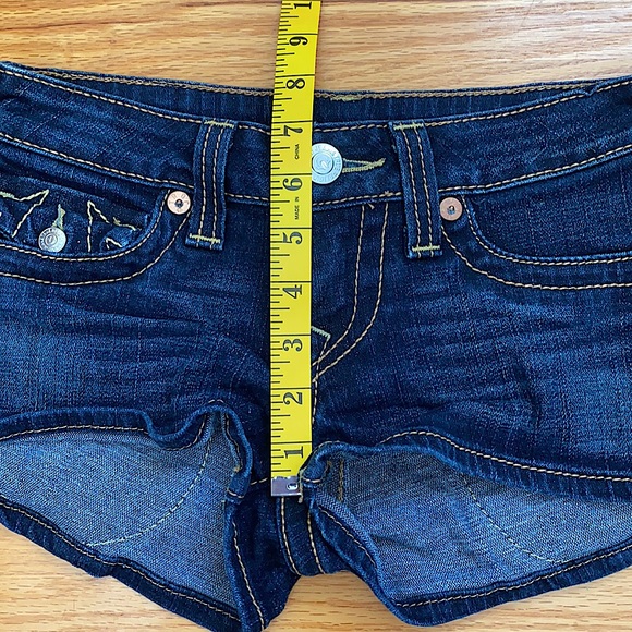 True Religion Josie Shorts Dark Wash - Picture 3 of 9